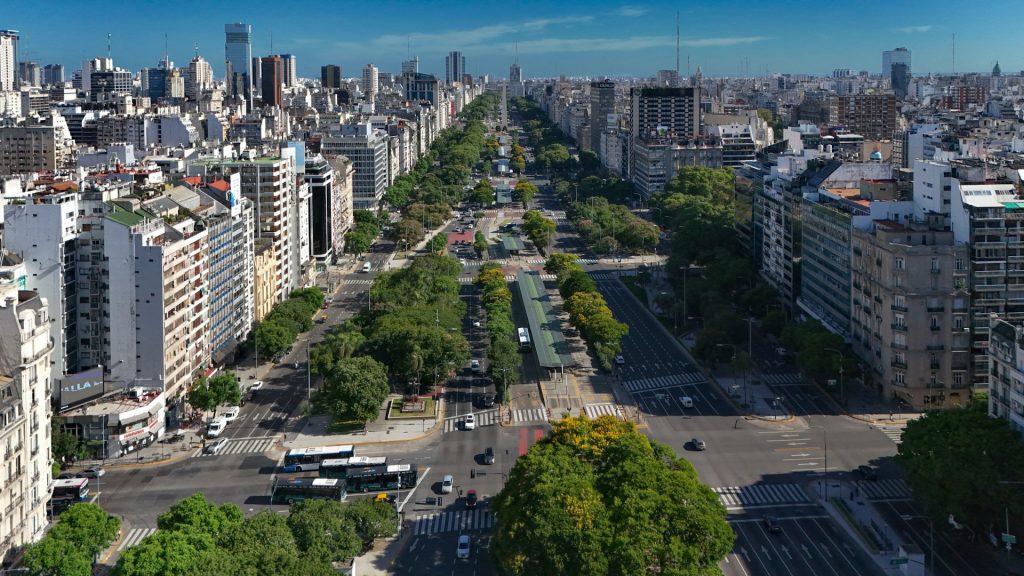 Fitch relève la note de l’Argentine, mais le chemin reste escarpé