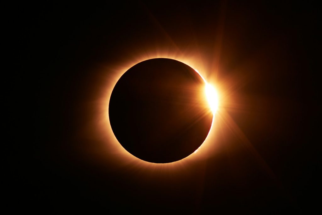 En Espagne, l’éclipse solaire devient un casse-tête national